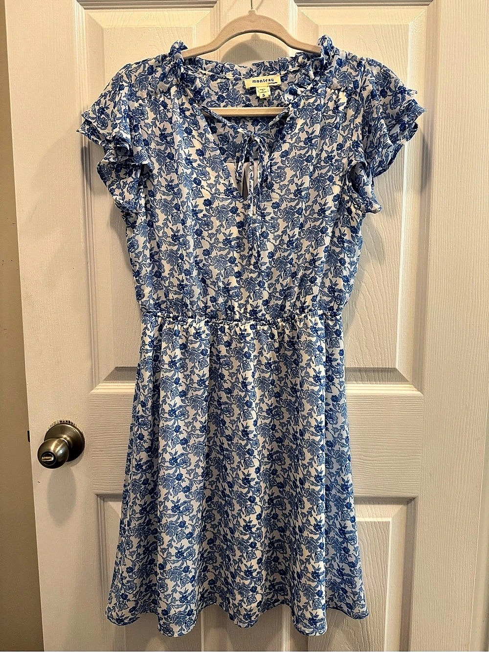 monteau Floral Mini Dress in Blue & White Size Small Like New